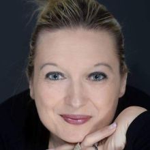 Medium Maria - Tarot & Kartenlegen - Hellsehen mit Hilfsmittel - Liebe & Partnerschaft - Engelkarten - Medium & Channeling